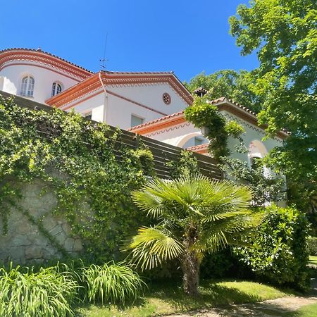 Espectacular Casa Chateau En El Centro De Олот Екстериор снимка
